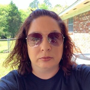 Meet your Posher, Suzanne